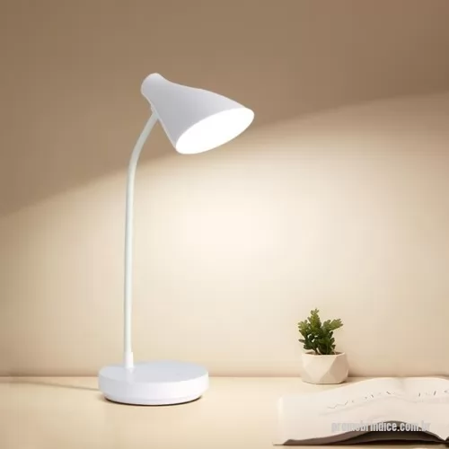 Abajur personalizado - Luminária Articulável em Led Recarregável 06015 Descrição: Luminária articulável em led recarregável e funcionamento touch, material plástico. Contém três estágios de iluminação com regulagem de intensidade touch: luz fria (branca), luz quente (amarela) e luz mista (branca e amarela). Base com botão para ligar e desligar. Acompanha uma bateria de lítio e cabo USB para carregamento. Altura : Aberto 40 cm Largura : Base 12,7 cm Espessura : Base 2,6 cm Comprimento : Base 12,8 cm
