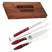 Kit churrasco Tramontina cabo de Polywood. Gravação indelével da logo a laser. Um presente útil, com uma apresentação excepcional e extremamente durável, garantindo a visibilidade da sua marca por muitos anos. Despachamos com frete pago para Sul, Sudeste e Centro Oeste.