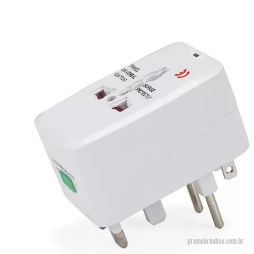 Adaptador de tomada universal personalizado - Adaptador universal branco em plástico resistente.Possui plug EUROPE: para uso basta puxar a tomada cental, para guardar empurrar para dentro. Plug UK/SP: empurre o botão verde de lock para unlock e a tomada irá pra fora, para guardar basta empurrar a tomada de volta para dentro e empurre o botão para lock(neste processo é necessário segurar a tomada enquanto trava). Plug USA/JAPAN/AUST/THAI: empurre o botão verde de lock para unlock e a tomada irá pra fora, para guardar basta empurrar a tomada de volta para dentro e empurre o botão para lock(neste processo é necessário segurar a tomada enquanto trava). Parte central basta conectar algum dispositivo e utilizar as outras tomadas para conectar à energia. Quando o adaptador estiver com a luz vermelha acesa significa que está funcionando.