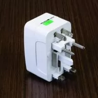 Adaptador de tomada universal