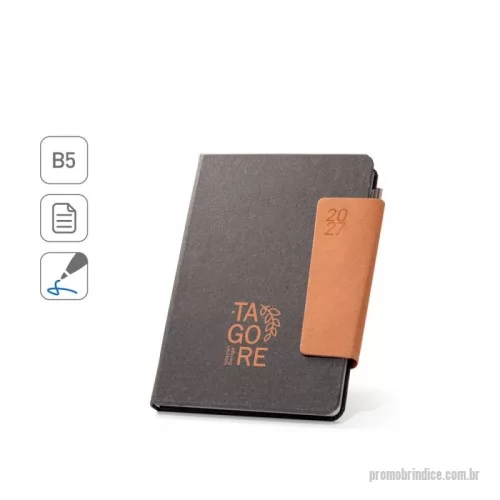 Agenda personalizada - Agenda B5 em pele (58% reciclada) com fecho magnético. Possui suporte para caneta esferográfica (inclusa, com escrita em azul) e marcador em fita. Está organizada em plano semanal (70 g/m²). Fornecida com bolsa de non-woven. 