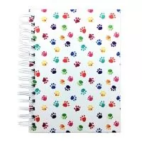Fabricação própria, agendas personalizados do seu jeito. Permite lâminas de publicidade. Tamanhos 15x21 cm. Capa impressa em 4 cores, miolo de agenda diária impresso em duas cores contendo 4 idiomas, Dados pessoais, contatos telefônicos, mapa mundi colorido completo e calendário dos dois próximos anos. Acabamento em wire-o. 
