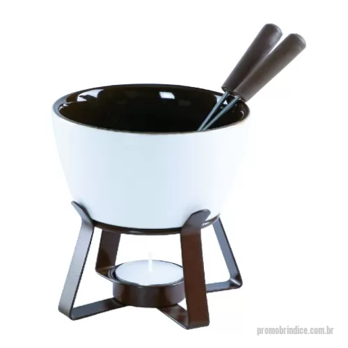 Aparelho de fondue personalizado - - Contém: 1 Conjunto de fondue com 5 peças: 11 x 10,5 x 10,5cm • 1 Panela: 10,5 x 10,5 x 6cm - 300ml • 1 Suporte: 10 x 10 x 6cm • 2 Garfos: 14 x 1 x 1cm • 1 Vela: 4 x 4 x 2cm - Dimensões da Embalagem: 11 x 11 x 12cm