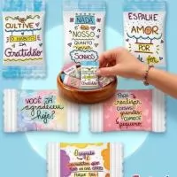 Balas Personalizadas Tradicionais com Frutas Sortidas é uma ótima opção de brinde promocional e uma ferramenta perfeita para fidelizar o seu cliente. 