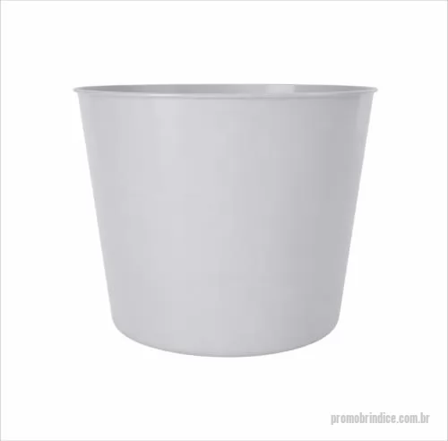 Balde de pipoca personalizado - Balde de pipoca com capacidade de 1 litro, produzido em polipropileno, com peso aproximado de 36 gramas, altura de 10,0 cm, diâmetro da boca de 13 cm e base de 10,1 cm, oferecendo estrutura leve, resistente e adequada para o consumo de alimentos. Seu