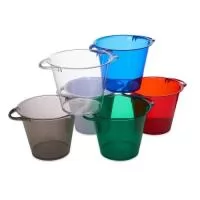 Balde de gelo com capacidade de 4 litros, contém alças laterais. Obs.: Na cor branca o balde possui acabamento leitoso.