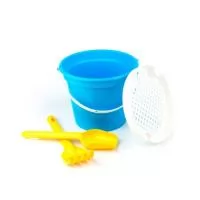 Balde de praia infantil personalizado para brindes. Colorido e divertido a diversão da criança está garantida. Com baixo custo esse conjunto é composto por balde, estrelinha, peneira e rastelo.