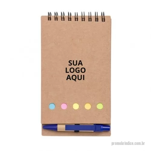 Bloco adesivado personalizado - Apresentamos o Bloco de Anotações com Autoadesivos e Caneta, uma solução prática e elegante para o dia a dia. Este bloco ecológico possui capa com detalhes vazados e wire-o, conjunto de cinco bloquinhos autoadesivos coloridos, bloco autoadesivo pequeno e folhas pautadas. Acompanha uma mini caneta de papelão com carga esferográfica azul e acionamento por clique. Perfeito para anotações rápidas e organização de ideias, o bloco de anotações é personalizável com sua marca, tornando-se um brinde funcional e sofisticado que certamente impressionará seus clientes e parceiros!