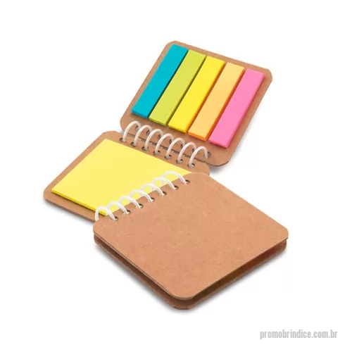 Bloco Anotações personalizado - Bloco de Recados Personalizado, Com design moderno e reduzido que facilita seu transporte, o bloco de recados personalizado conta com bloco de post-it e marcadores coloridos de página. É o brinde ideal para ser distribuído como lembrancinha em evento