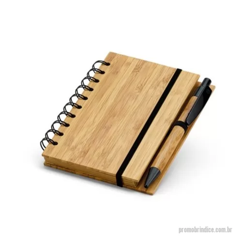 Bloco Anotações personalizado - Caderno A6 em bambu com 70 folhas pautadas de papel reciclado. Incluso esferográfica de bambu. 105 x 148 mm