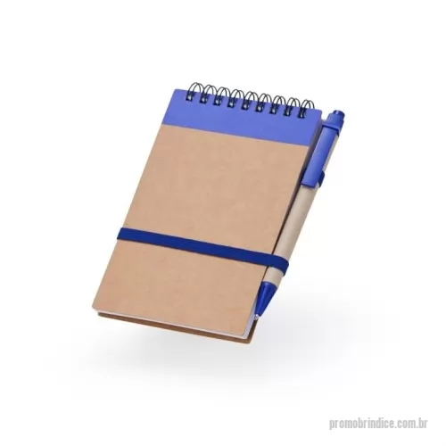 Bloco Anotações personalizado -  Bloco de anotações ecológico com caneta, feito em kraft com detalhe plástico. Contém aproximadamente 70 folhas brancas com pauta, porta caneta elástico, elástico para lacre e acompanha caneta de papelão com detalhes plásticos, carga esferográfica azul 1.0mm e acionamento por clique.