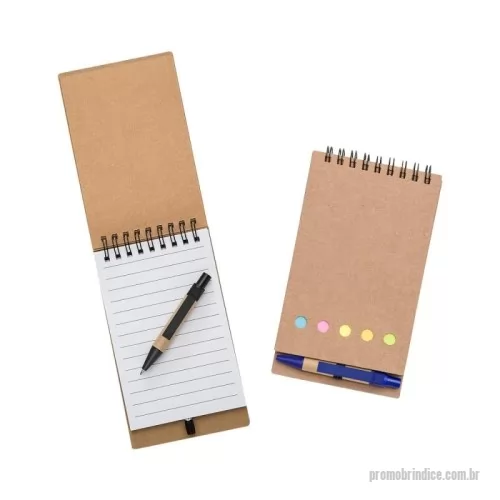 Bloco Anotações personalizado - Descrição: Bloco de anotações ecológico com autoadesivos e mini caneta. Bloco com wire-o e detalhes vazados na capa, contém conjunto de cinco bloquinhos autoadesivos coloridos, bloco autoadesivo pequeno, miolo com folhas pautadas e suporte de nylon com mini caneta de papelão com carga esferográfica na cor azul e acionamento por clique..  Altura :  15,8 cm  Largura :  8,8 cm  Medidas aproximadas para gravação (CxL):  10,1 cm x 8,8 cm  Peso aproximado (g):  85