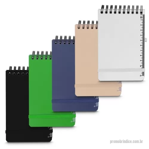 Bloco Anotações personalizado - Mini caderno em PP reciclável com suporte para caneta e miolo de 60 folhas branca com pauta.