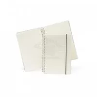  Bloco de anotação A5 com capa plástica e elástico para fechar que impede que abra acidentalmente. Contém aproximadamente 80 folhas marfim com pauta. Também conta com uma encadernação wire-ô, que garante que suas páginas não se soltem ou sejam perdidas. Ideal para divulgar sua empresa em eventos corporativos, brindes personalizados e campanhas promocionais.