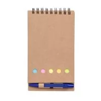 Bloco de anotações ecológico com autoadesivos e mini caneta. Bloco com wire-o e detalhes vazados na capa, contém conjunto de cinco bloquinhos autoadesivos coloridos, bloco autoadesivo pequeno, miolo com folhas pautadas e suporte de nylon com mini caneta de papelão com carga esferográfica na cor azul e acionamento por clique..  Altura: 15,8 cm Largura: 8,8 cm Medidas aproximadas para gravação: (CxL): 10,1 cm x 8,8 cm Material: Kraft Caneta (C x L): 8,6 cm x 1,2 cm Medidas para gravação caneta (A x L): 0,6 cm x 3,5 cm Autoadesivos coloridos: Kit 5 bloquinhos - 25 folhas Autoadesivo pequeno: 25 folhas Miolo: 70 folhas pautadas