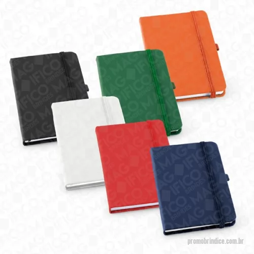 Bloco personalizado - Caderno capa dura couro sintético, com porta esferográfica e 80 folhas pautadas. MEDIDAS: 90 x 140 mm. GRAVAÇÃO: Frente Silk creen 1 cor ou UV digital coloridar, medidas aproximadas: 45 x 110 mm ou Hot stamping medidas