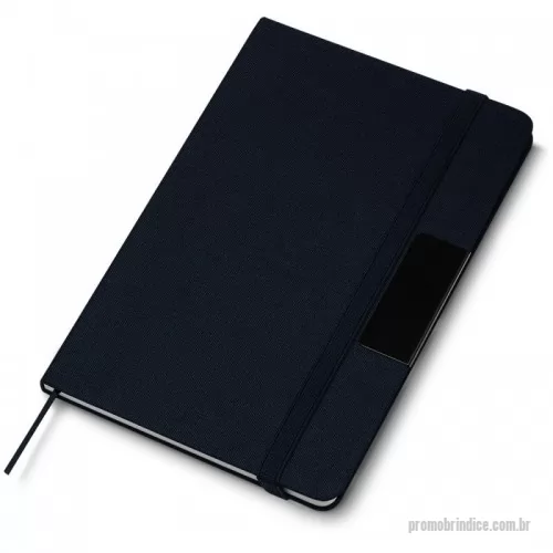 Bloco personalizado - Bloco de anotações com placa de metal para personalização, fechamento em fita elástica, capa dura em material reciclável, miolo com 80 folhas pautadas na cor bege. NÃO ACOMPANHA CANETA.