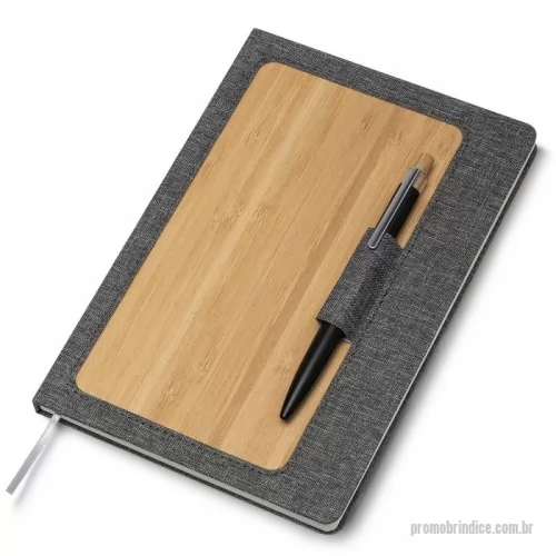 Bloco personalizado - Bloco de anotações com suporte para caneta, capa dura em material reciclável e bambu, miolo com 80 folhas pautadas na cor bege. NÃO ACOMPANHA CANETA.