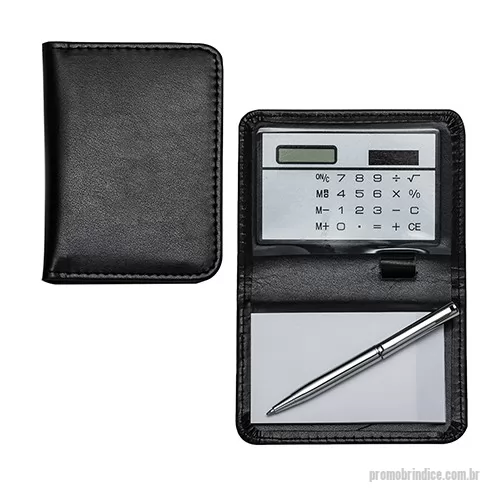 Bloco personalizado - Tamanho 10,2 cm x 8,4 cm.Bloco de anotações com calculadora. Bloco couro sintético com suporte plástico para calculadora, suporte em couro com uma caneta plástica prata de clip metal(aciona por giro), bloco com aproximadamente 25 folhas brancas sem pauta e calculadora solar 8 dígitos prata com detalhes preto. 