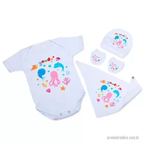 Body para bebê personalizado - Body Manga Curta Liso 100% Poliéster branco (37x22cm). Tamanho único 2 a 12 meses, Babador tipo bandana Liso 100% Poliéster branco com fecho metálico (20x16cm). Tamanho único 2 a 12 meses. Touca Branca 100% Poliéster tamanho Único de 2 a 12 meses (15x14cm).  Luvas Branca 100 % Poliéster Tamanho Único (9x6cm). Observação: os punhos da touca e luvas o tecido é em suedine.