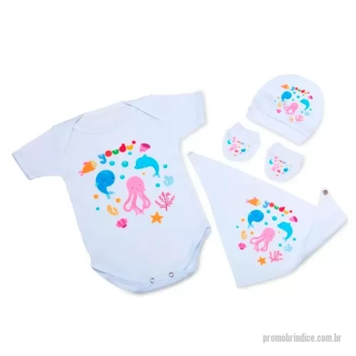 Body para bebê personalizado - Body Manga Curta Liso 100% Poliéster branco (37x22cm). Tamanho único 2 a 12 meses, Babador tipo bandana Liso 100% Poliéster branco com fecho metálico (20x16cm). Tamanho único 2 a 12 meses. Touca Branca 100% Poliéster tamanho Único de 2 a 12 meses (15x14cm).  Luvas Branca 100 % Poliéster Tamanho Único (9x6cm). Observação: os punhos da touca e luvas o tecido é em suedine.