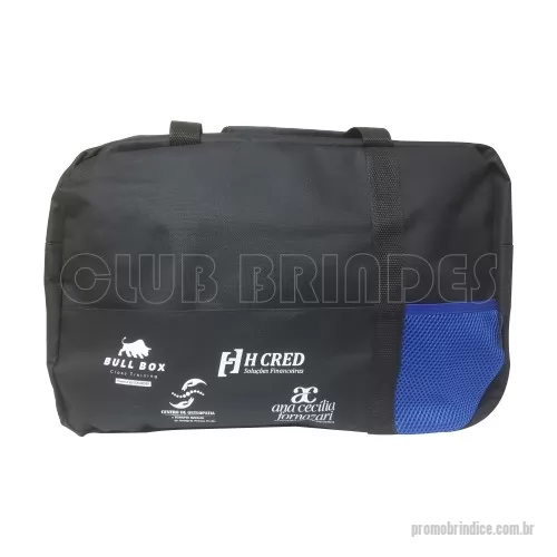 Bolsa de academia personalizada - Bolsa esportiva. 600D. Fundo com placa semi-rígida. Bolso frontal com fecho e bolso em mesh. Gravação 1 cor incluso.