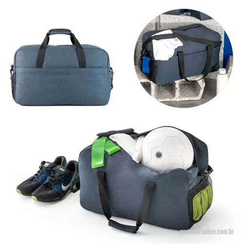 Bolsa Esportiva personalizada - Bolsa esportiva em rPET 600D com interior forrado e fundo com placa semi-rígida. Compartimento principal e bolso frontal com fecho e dois bolsos laterais, um em rede e outro com fecho. A bolsa tem alça de ombro removível e ajustável em webbing com reforço almofadado. 