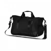 Bolsa esportiva de 28 litros em poliéster à prova dágua com quatro compartimentos, sendo dois deles exclusivos para tênis e itens molhados. Contém bolso para encaixe em malas de viagem, bolso interno e acompanha alça transversal.