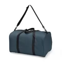 Bolsa confeccionada em poliéster com revestimento impermeável e de fácil limpeza em PVC, de fácil limpeza, fechamento em zíper e capacidade para até 44 litros. Possui bolso interno com fechamento em zíper e bolso frontal aberto, além de alças de mão em nylon. Acompanha alça transversal removível e ajustável em nylon.  Altura: 28 cm Largura: 49,5 cm Medidas aproximadas para gravação: (CxL): 16 cm x 30 cm (bolso frontal) - 25 cm x 30 cm (laterais)