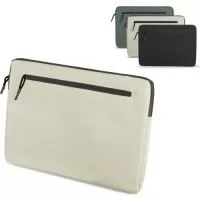 Porta notebook confeccionado em RPET 600D impermeável com revestimento em PVC, compartimento para notebook de até 14” e bolso frontal com zíper. Dimensão do Produto: 25x35x2cm Embalagem: Plástica Volume: 1.5L