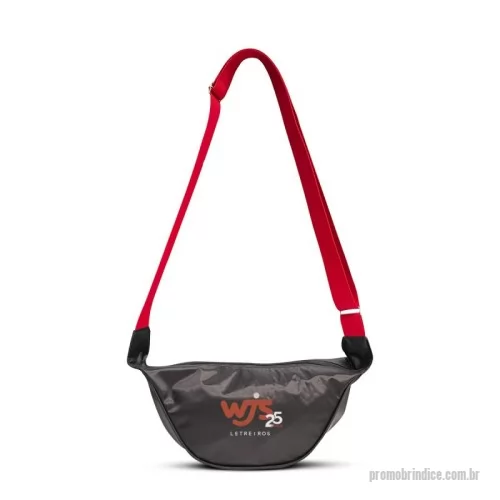 Bolsa personalizada - Bolsa meia lua de nylon 70 plastificado, contém 2 bolsos internos e forro interno em nylon resinado. Alça lateral de poliéster com regulador. Tamanho: 31x14x11cm.