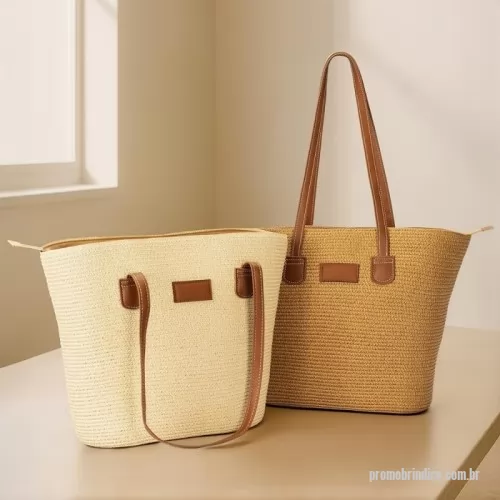Bolsa personalizada - Bolsa Personalizada 09009B com sua logomarca. 20 anos ajudando a cotar Brindes Promocionais com várias empresas num único clique. Bolsa Fio de Papel Torcido – com Plaquinha Personalizável  Descrição: Bolsa confeccionada em fibra biodegradável de celulose (fio de papel torcido), costurada com linha de nylon e fechamento em zíper. Possui compartimento interno amplo com bolso compacto para pequenos objetos.  Conta com alças e detalhes em couro sintético, além de plaquinha frontal costurada, ideal para personalização.  Especificações:  Altura: 30 cm  Largura: 44 cm  Profundidade: 12 cm  Comprimento da alça: 32 cm  Medidas para gravação (CxL): 2 cm × 4 cm (plaquinha costurada)  Peso aproximado: 317 gBolsa Fio de Papel Torcido – com Plaquinha Personalizável  Descrição: Bolsa confeccionada em fibra biodegradável de celulose (fio de papel torcido), costurada com linha de nylon e fechamento em zíper. Possui compartimento interno amplo com bolso compacto para pequenos objetos.  Conta com alças e detalhes em couro sintético, além de plaquinha frontal costurada, ideal para personalização.  Especificações:  Altura: 30 cm  Largura: 44 cm  Profundidade: 12 cm  Comprimento da alça: 32 cm  Medidas para gravação (CxL): 2 cm × 4 cm (plaquinha costurada)  Peso aproximado: 317 gBolsa Personalizada, 178435, B Brindes Promocionais. Clique e Cote no Portal PromoBríndice!