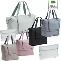 Bolsa dobrável e expansível de 35 litros em poliéster à prova dágua com dois compartimentos e bolsos internos. Sendo dois deles exclusivos para tênis e itens molhados. Contém bolso para encaixe em malas de viagem e acompanha alça transversal. Tamanho