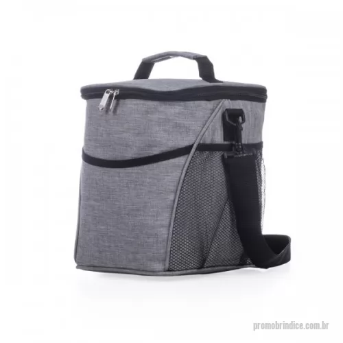 Bolsa térmica personalizada - Bolsa  térmicas disponível em vários materiais e cores  A Ev brindes possui sua própria fábrica de bolsas e lancheiras térmicas, assim podendo confeccionar e diversos medidas, cores e matérias,  Utilize brindes de qualidade para valorizar a sua marca e alcançar melhores resultados com suas ações promocionais. Nossos itens são perfeitos para campanhas promocionais, eventos, feiras, congressos e para presentear parceiros de negócios. Além de dar destaque na sua marca, nossos produtos são 100% personalizáveis, o que permite que sua identidade visual se torne mais marcante e sua marca seja lembrada com muito mais frequência. Podemos alterar cores de tecidos, aviamentos, tipos de estampa, sempre pensando na combinação do brinde com a sua marca Entre em contato com nossos consultores e confira a melhor opção de brinde para sua ação. Nossa equipe ser preparada para te ajudar a escolher o brinde que mais se encaixa na sua verba, o brinde indicado para a sua ação, e consegue te ajudar a alcança