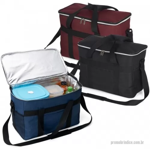 Bolsa térmica personalizada - Bolsa térmica 33 litros. Contém bolso frontal, bolsos laterais telados, alça de mão em nylon e alça transversal regulável (não removível) com apoio para ombro.