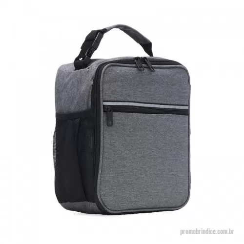 Bolsa térmica personalizada - Bolsa térmica de nylon com dois compartimentos, capacidade de 6 litros. Com bolso telado e tela média de proteção interna, a bolsa possui uma faixa frontal refletiva, bolso lateral telado e alça de mão com fivela