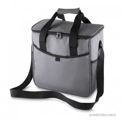 Bolsa térmica personalizada - Bolsa térmica, capacidade 16 litros, tecido nylon e poliéster, bolso frontal, alça de ombro regulável, parte interna soldada para retenção de líquidos, gravação da logomarca no bolso frontal ou tampa.