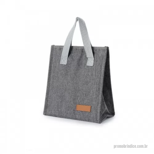 Bolsa térmica personalizada - Bolsa térmica oxford com capacidade de 5 litros com fechamento em velcro. Contém alças de mãos e plaquinha personalizável fixa.
