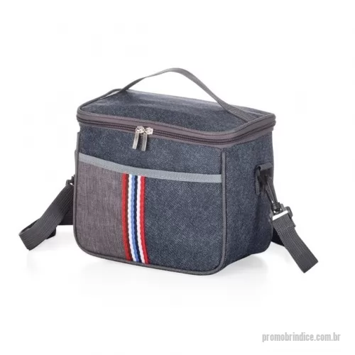 Bolsa térmica personalizada - Bolsa térmica de nylon 7,3 litros com bolso frontal. Acompanha alça transversal.