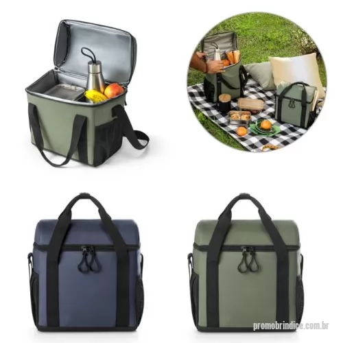 Bolsa térmica personalizada - Bolsa térmica almofadada 600D ripstop em poliéster reciclado (100% rPET). Composto por 1 compartimento principal espaçoso com fecho duplo e 2 bolsos laterais em tela mesh para pequenos objetos. O interior forrado em PEVA garante um bom isolamento térmico permitindo a conservação do frio por mais tempo e a sua higienização. A robustez dos materiais que o compõe conferem-lhe uma grande resistência e durabilidade, pensado para as necessidades do dia a dia. Capacidade até 11 L. Certificação EU Food Grade. 260 x 290 x 160 mm