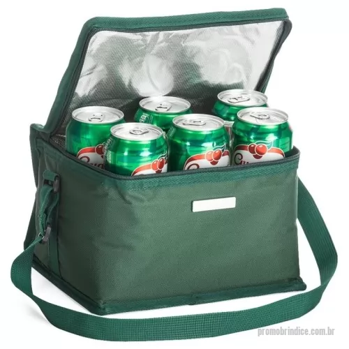 Bolsa térmica personalizada - Bolsa térmica de nylon 8 litros com bolso posterior em malha. Acompanha plaquinha metálica.  Material: Nylon Altura :  18 cm Profundidade :  19 cm Comprimento :  25,5 cm Medidas aproximadas para gravação (CxL):  11 cm x 22 cm – Plaquinha 1 cm x 4,8 cm Peso aproximado (g):  176