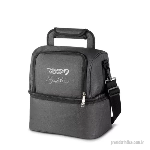 Bolsa térmica personalizada - Bolsa térmica personalizada em tecido poliéster, bolso frontal, alça de mão, alça de ombro regulável com 2 compartimentos térmicos. 