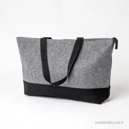 Bolsa térmica personalizada - Bolsa térmica de 13 litros confeccionada em feltro, com revestimento interno térmico de PEVA atóxico, antivazamento e ainda possui alças de mão para transportá-la para qualquer lugar.