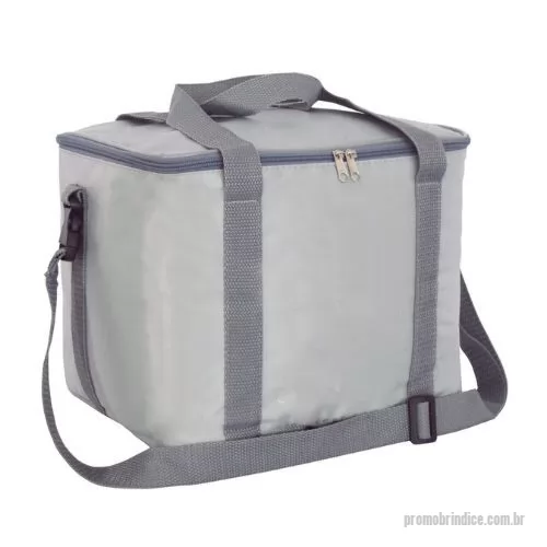 Bolsa térmica personalizada - Bolsa térmica personalizada possui alça transversal regulável (não removível). Todos nossos produtos são de fabricação própria podendo ser alterado, medidas, materiais, cores e detalhes do produto. Tambem personalizamos o item como preferir, trabalhamos com diversos metódos de gravação, proporcionando uma linda apresentação do produto. Faça já seu orçamento e receba um atendimento personalizado