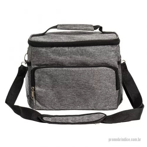 Bolsa térmica personalizada - Bolsa térmica personalizada possui alça transversal regulável (não removível). Todos nossos produtos são de fabricação própria podendo ser alterado, medidas, materiais, cores e detalhes do produto. Tambem personalizamos o item como preferir, trabalhamos com diversos metódos de gravação, proporcionando uma linda apresentação do produto. Faça já seu orçamento e receba um atendimento personalizado