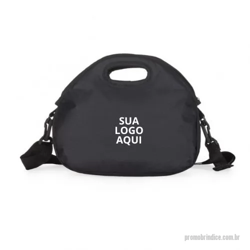 Bolsa térmica personalizada - Bolsa Térmica 8 Litros Personalizada - Praticidade e Estilo em Um Só Produto! Apresente sua marca com funcionalidade e elegância com nossa Bolsa Térmica de 8 Litros Personalizada. Um brinde exclusivo que combina qualidade, praticidade e estilo, ideal para promover a sua empresa de maneira memorável. Características do Produto: Material: Confeccionada com materiais de alta qualidade, proporcionando durabilidade e excelente isolamento térmico. Capacidade: Com capacidade de 8 litros, oferece espaço suficiente para armazenar alimentos e bebidas, mantendo-os na temperatura ideal. Design: Moderna e funcional, com alças ajustáveis e reforçadas para maior conforto e facilidade de transporte. Personalização: Personalize com o logo ou design da sua empresa, disponível em várias cores para atender às suas necessidades específicas. 