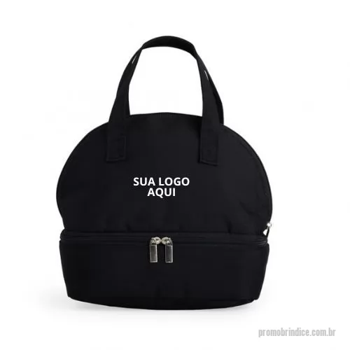 Bolsa térmica personalizada - Encante seus clientes e colaboradores com nossa prática Bolsa Térmica Dupla! Feita em oxford, esta bolsa possui dois compartimentos térmicos isolados, com capacidade total de 6 litros, ideal para manter alimentos e bebidas na temperatura certa por mais tempo. Equipada com alças de mão, é fácil de transportar e perfeita para piqueniques, viagens e uso diário.  Escolha um brinde que alia funcionalidade e estilo, demonstrando seu compromisso com a qualidade e atenção aos detalhes. Surpreenda seus clientes e colaboradores com um presente que faz a diferença no dia a dia!