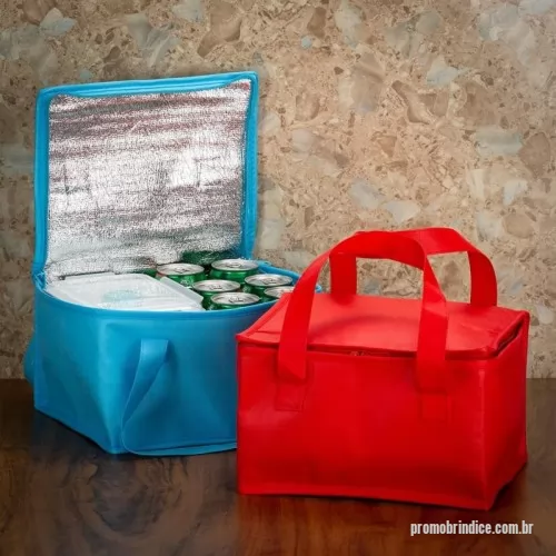 Bolsa térmica personalizada - Descrição: Bolsa térmica em tnt 10 litros.  Medidas aproximadas para gravação (CxL):  8,5 cm x 27 cm  Tamanho total aproximado  (CxL):  18,5 cm x 28 cm x 20,5 cm  Peso aproximado (g):  58