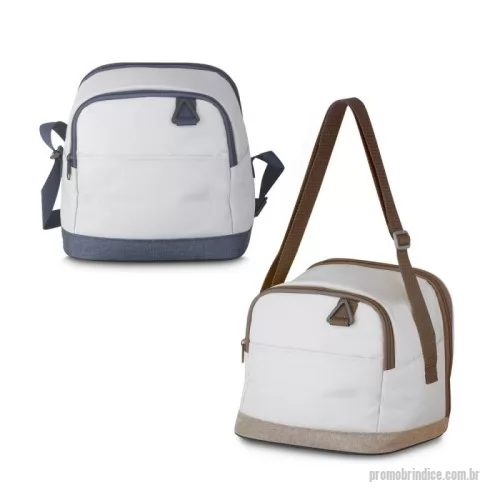 Bolsa térmica personalizada - Bolsa térmica em tecido poliéster 600D na tonalidade cinza claro com bolso frontal , argola plástica para chave  e dois acessos ao compartimento interno. Possui alça de transporte com regulagem e parte interna soldada para melhor conservação térmica.