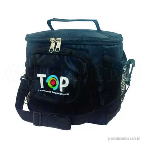 Bolsa térmica personalizada - Bolsa Térmica com capacidade aproximada de 5 Litros com alça de ombro. Disponível em várias cores. Gravação da logomarca em 1 cor já inclusa  Tamanho Aprox: 21 x 12 x 20 cm.